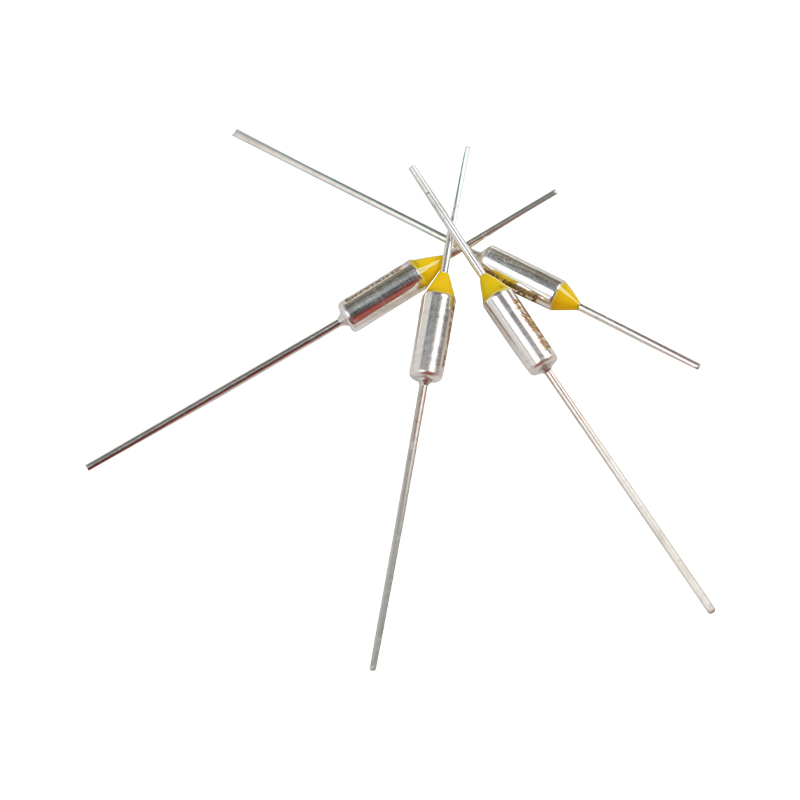 Kertakäyttöinen lämpösulake Kertakäyttöinen ei-palautettava lämpösulake pienten kodinkoneiden sisällä Kertakäyttöinen lämpösulake Kertakäyttöinen ei-palautettava lämpösulake pienten kodinkoneiden sisällä